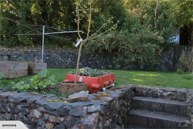 Photo of property in 3 Bacon Street, Broad Bay, Dunedin, 9014