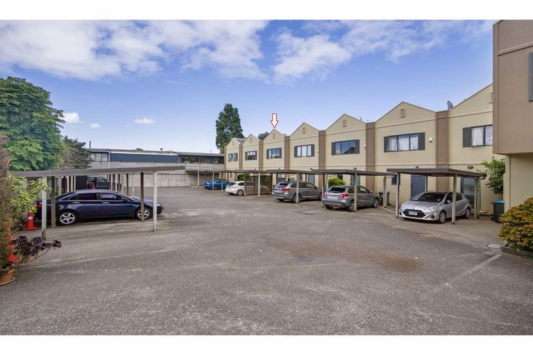 Photo of property in 5t Dryden Place, Mount Wellington, Auckland, 1051