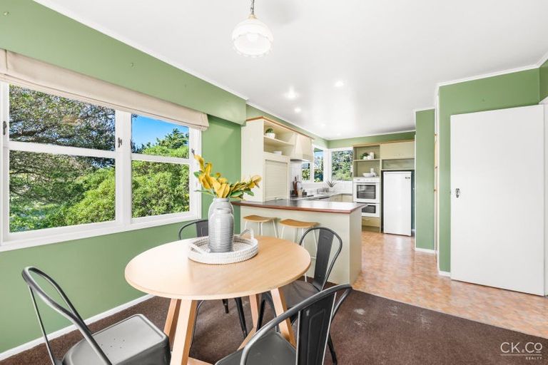 Photo of property in 10 Cedar Street, Maungaraki, Lower Hutt, 5010