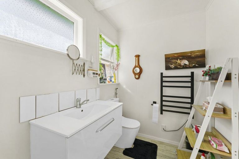 Photo of property in 243 Wellington Road, Wainuiomata, Lower Hutt, 5014