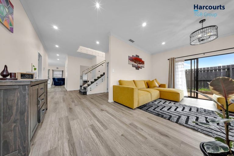 Photo of property in 6a Leven Lane, Totara Heights, Auckland, 2105