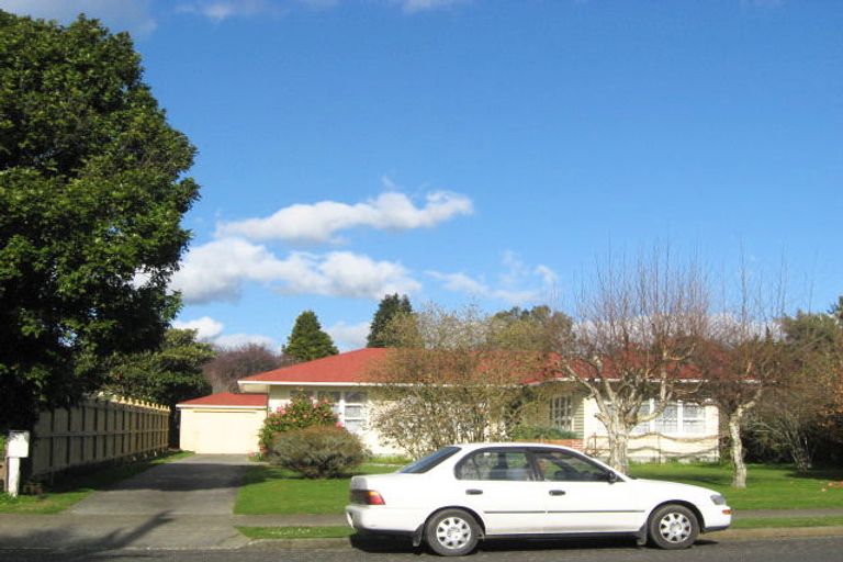Photo of property in 202 Bartholomew Road, Levin, 5510