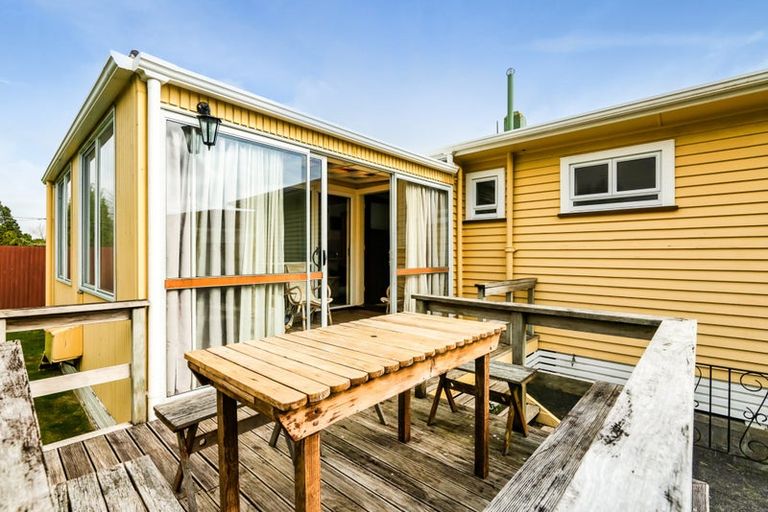 Photo of property in 19 Essex Street, Vogeltown, New Plymouth, 4310