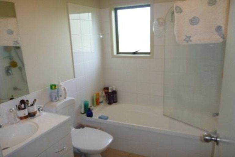 Photo of property in 57 Tiri Tiri Road, Birkdale, Auckland, 0626