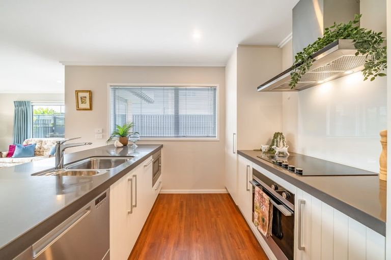 Photo of property in 15 Chalfont Road, Silverstream, Upper Hutt, 5019