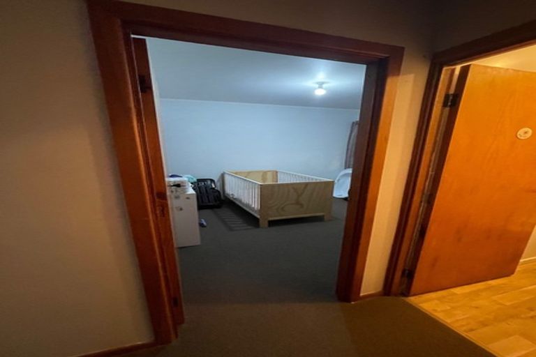 Photo of property in 33 Mackenzie Street, Te Atatu South, Auckland, 0610