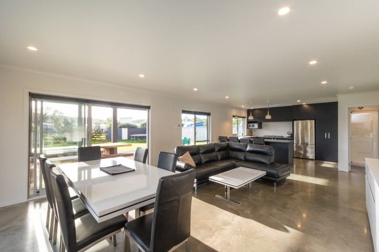 Photo of property in 79 Thomas Place, Foxton Beach, Foxton, 4815