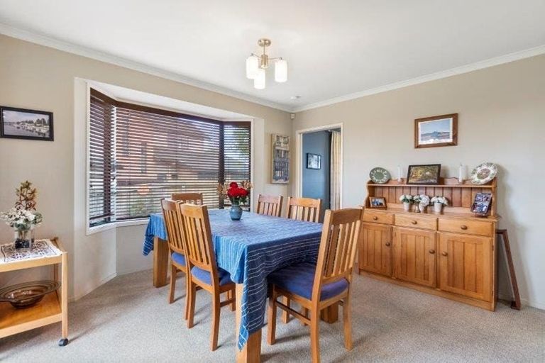 Photo of property in 99 Rototuna Road, Rototuna, Hamilton, 3210