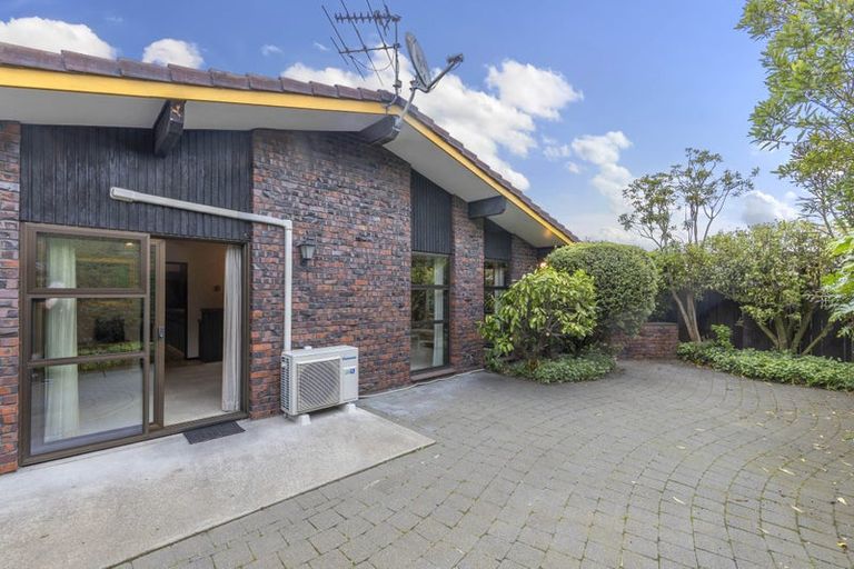 Photo of property in 18 Hawkswood Place, Avonhead, Christchurch, 8042
