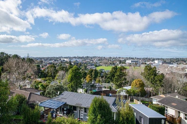 Photo of property in 9 Dundas Place, Henderson, Auckland, 0612