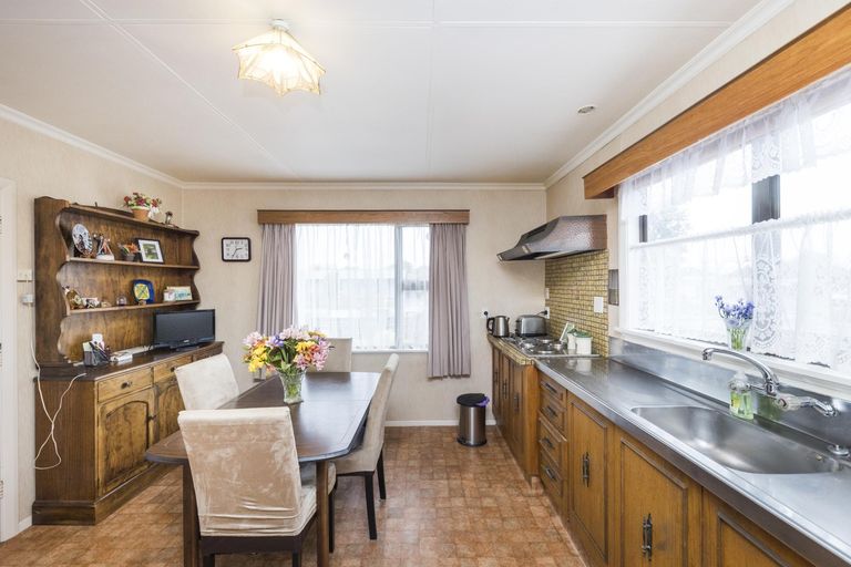 Photo of property in 64 College Street, Awapuni, Palmerston North, 4412