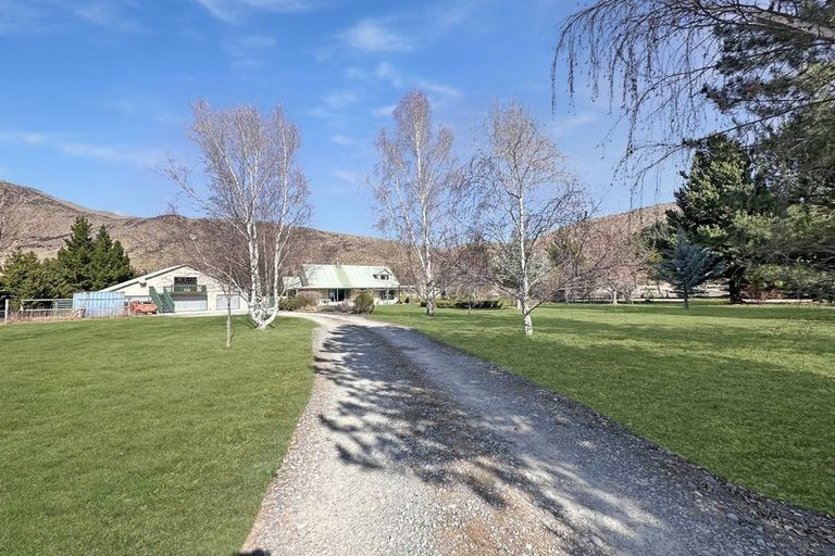 Photo of property in 20 Ahuriri Drive, Omarama, 9412