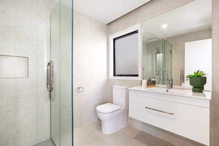 Photo of property in 9 Boeing Way, Newlands, 6037