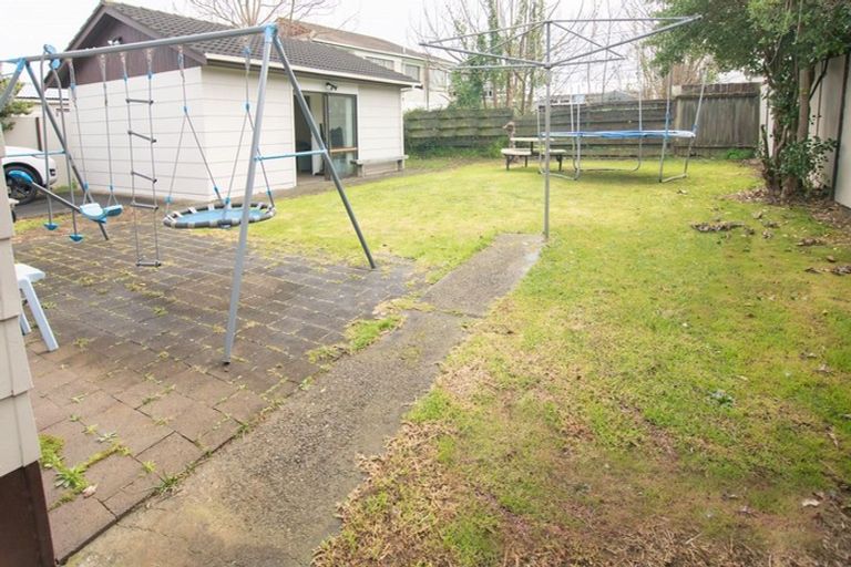 Photo of property in 4 Adel Place, Weymouth, Auckland, 2103