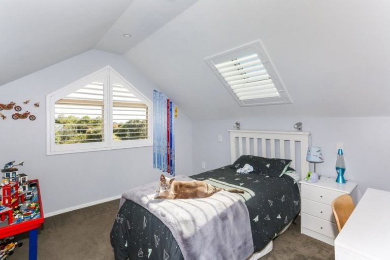 Photo of property in 105 Medhurst Road, Bombay, 2675