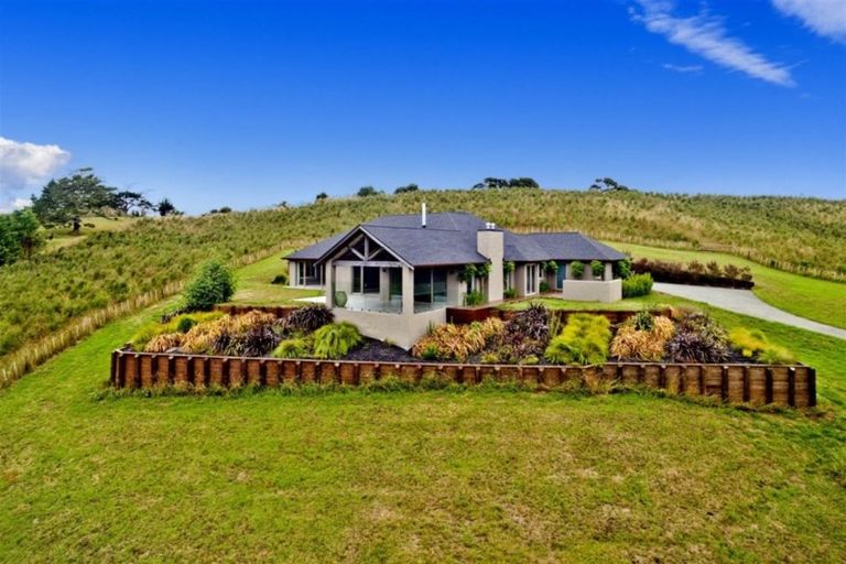 Photo of property in 55 Hartway Grove, Coatesville, 0792