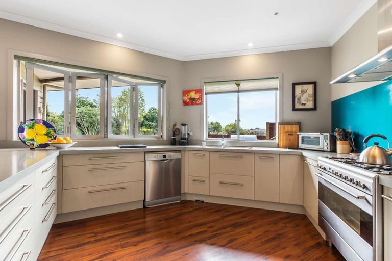 Photo of property in 10 Millbrook Drive, Waiuku, 2683