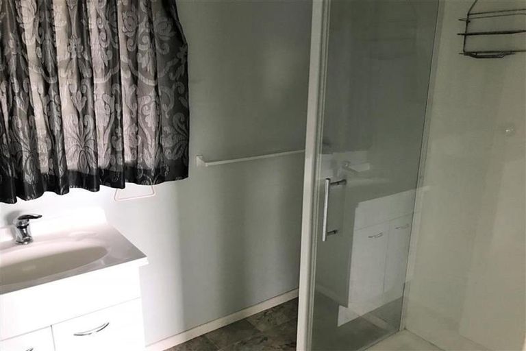 Photo of property in 2/4 Thompson Street, Mangere East, Auckland, 2024