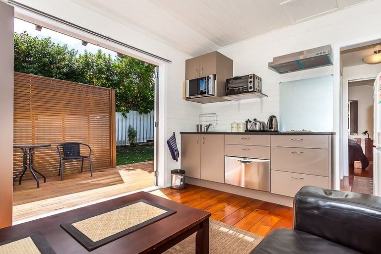 Photo of property in 3 Miles Place, Awapuni, Palmerston North, 4412