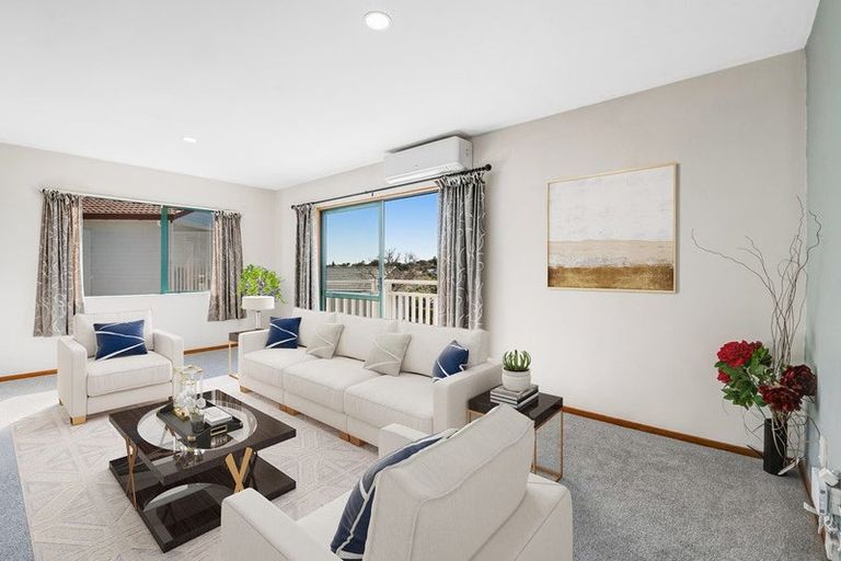 Photo of property in 14 Jean Place, Stanmore Bay, Whangaparaoa, 0932