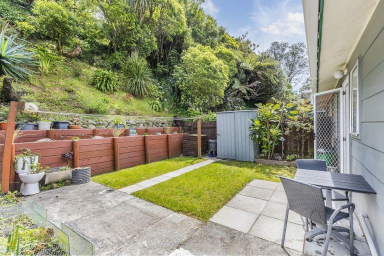 Photo of property in 1/40 Salford Street, Newlands, Wellington, 6037