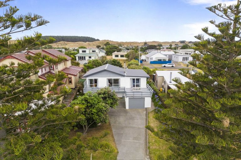 Photo of property in 30 Rapaki Street, Koitiata, Whanganui, 4581