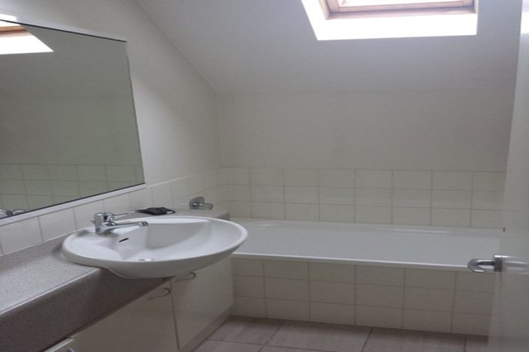 Photo of property in 32 Latimer Square, Christchurch Central, Christchurch, 8011