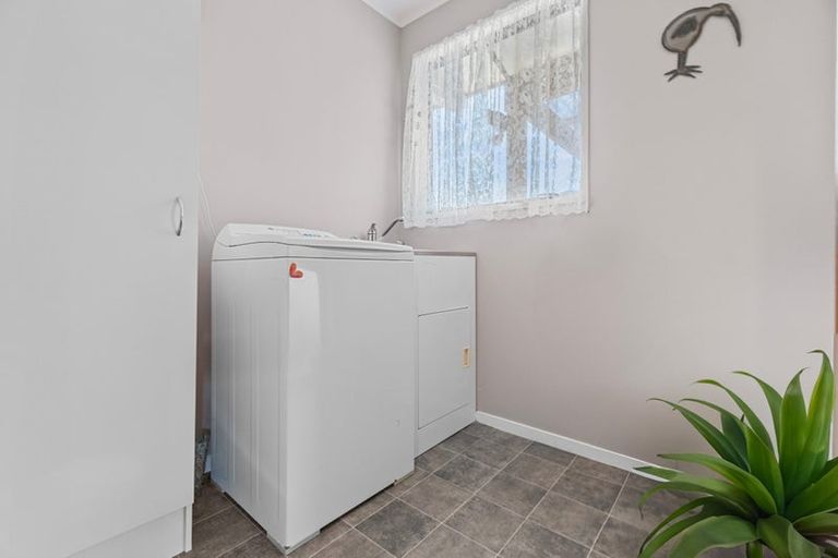 Photo of property in 25 Velma Crescent, Nawton, Hamilton, 3200