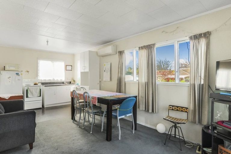 Photo of property in 9 Holborn Place, Papatoetoe, Auckland, 2025