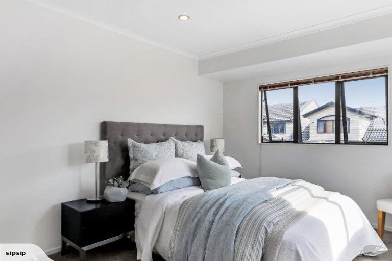 Photo of property in 11 Derg Place, East Tamaki, Auckland, 2013
