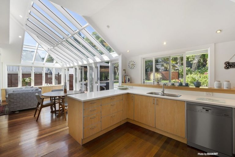 Photo of property in 29 Rimu Road, Kelburn, Wellington, 6012