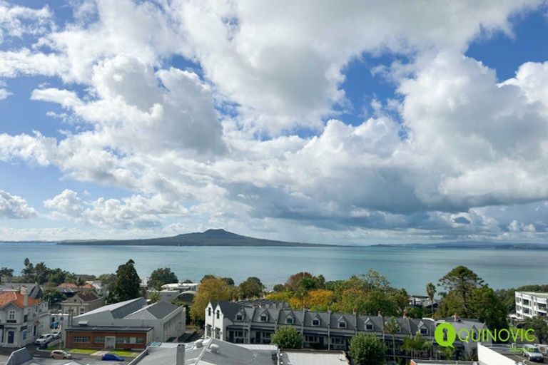 Photo of property in 2b/6 The Promenade, Takapuna, Auckland, 0622