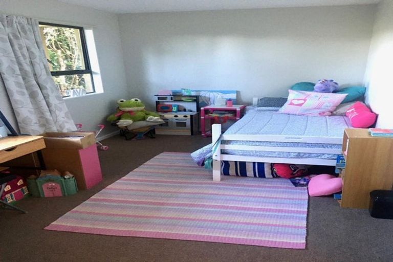 Photo of property in 12 Indira Place, Khandallah, Wellington, 6035