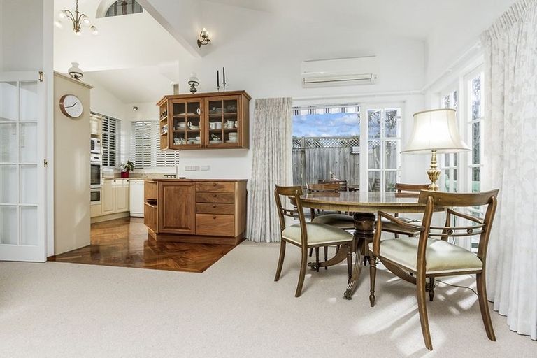 Photo of property in 2/40a Norwood Road, Bayswater, Auckland, 0622