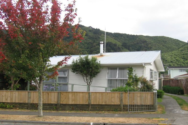 Photo of property in 92 Pasadena Crescent, Totara Park, Upper Hutt, 5018