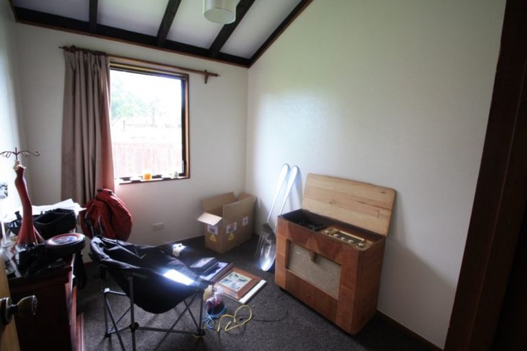 Photo of property in 6 Adams Place, Kelvin Grove, Palmerston North, 4414