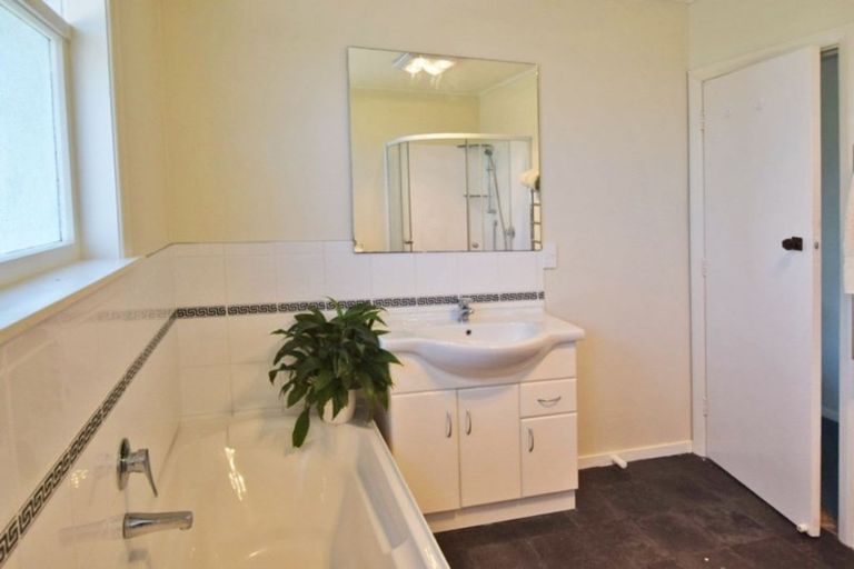 Photo of property in 84 Cook Street, Marfell, New Plymouth, 4310