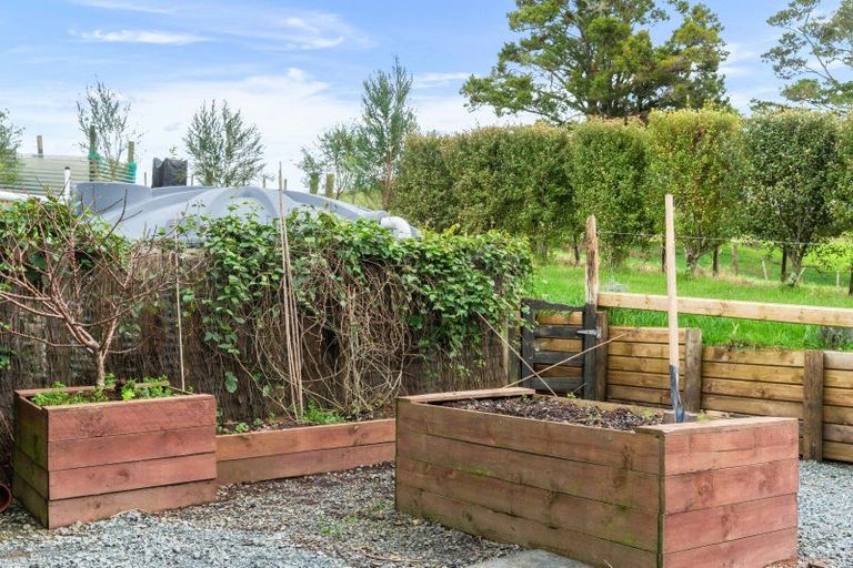 Photo of property in 845 Hukerenui Road, Hukerenui, Hikurangi, 0182