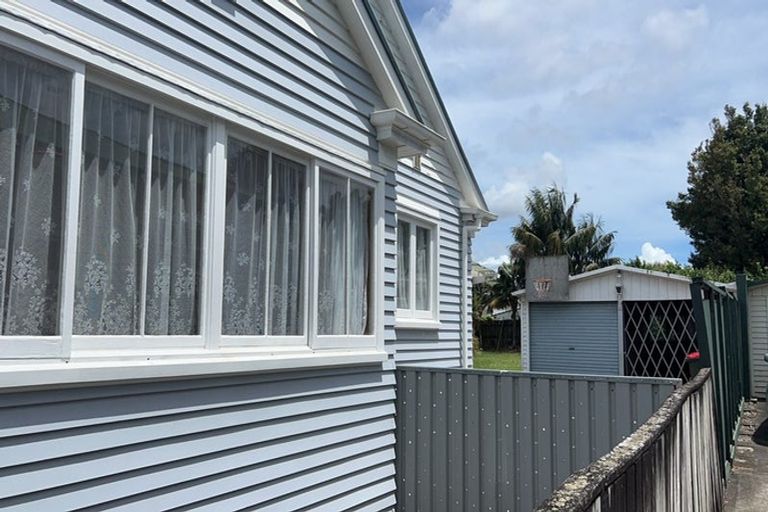 Photo of property in 220 St George Street, Papatoetoe, Auckland, 2025