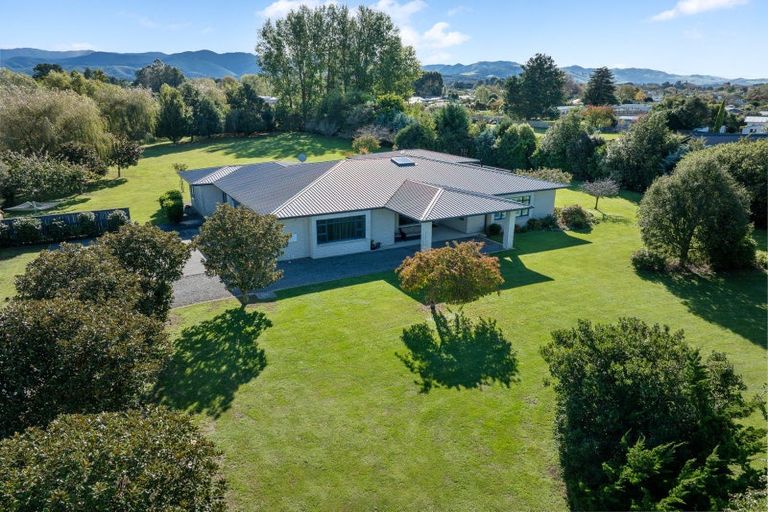 Photo of property in 9 Rexwood Estate, Carterton, 5713