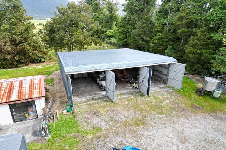 Photo of property in 3 Whataroa Highway, Whataroa, 7886
