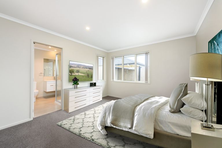 Photo of property in 28 Rainey Crescent, Papamoa Beach, Papamoa, 3118