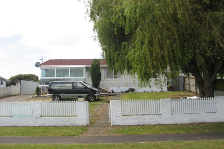 Photo of property in 41 Moncrieff Avenue, Clendon Park, Auckland, 2103