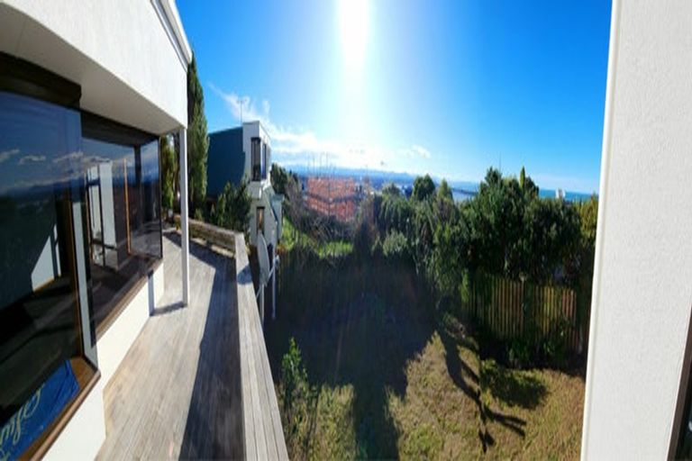 Photo of property in 7 Drayton Drive, Mount Pleasant, Christchurch, 8081