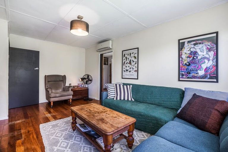 Photo of property in 18 Sidlaw Street, Strathmore Park, Wellington, 6022