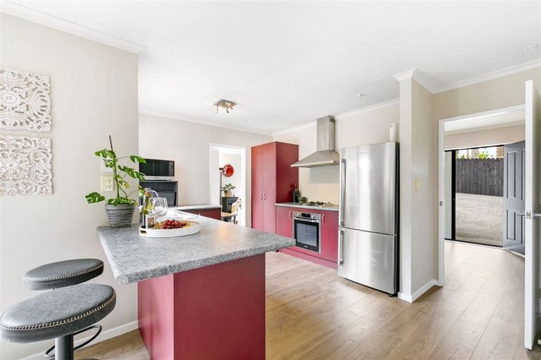 Photo of property in 13 Berkshire Terrace, Massey, Auckland, 0614