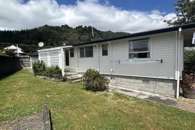 Photo of property in 159a Waikawa Road, Picton, 7220