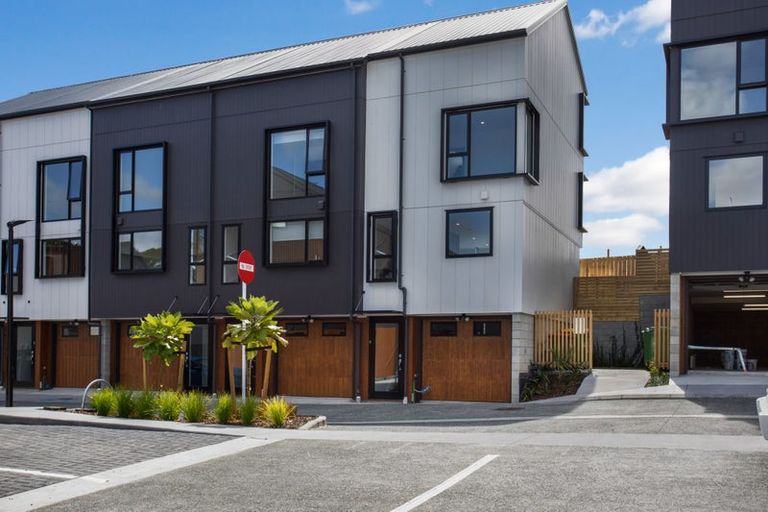Photo of property in 31 Ara Mara Hua, Henderson, Auckland, 0612
