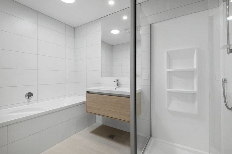 Photo of property in 12 George Cole Lane, Takanini, 2112