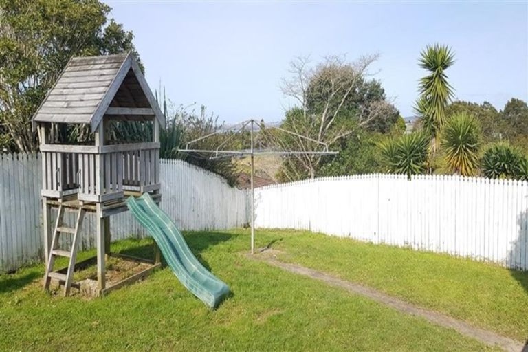Photo of property in 17 Benchmark Drive, Massey, Auckland, 0614